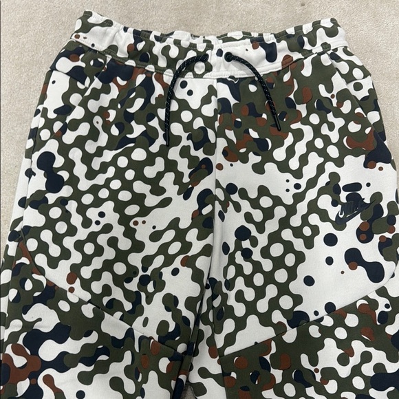 Nike sportswear tech digi Camouflage fleece Jogger Pants men’s Small EUC - Picture 2 of 13